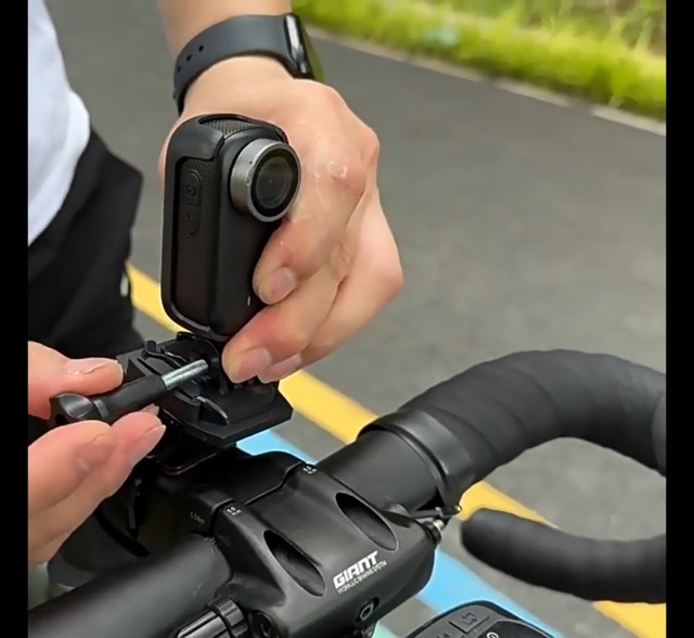 Amazon | 4Kアクションカメラ ウェアラブルカメラ 小型ビデオカメラ